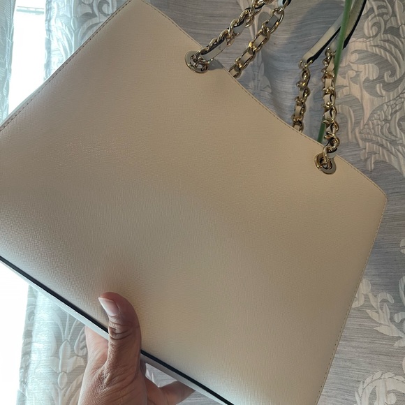 New authentic MK tote white - Picture 2 of 4